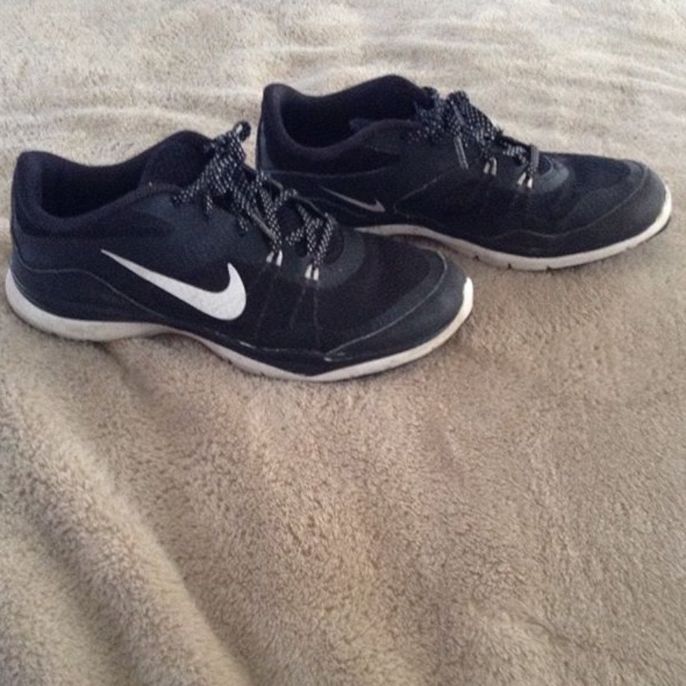 nike training shoes SOLD - Picture 1 of 3